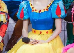 娱乐吃瓜穿上cos,Cosplay时尚盛宴，明星同款造型大揭秘！